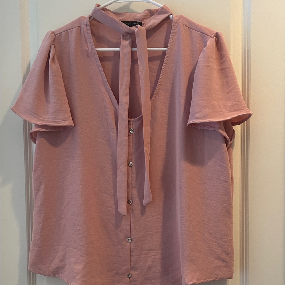 Adrienne Vittadini Tie Neck flutter short sleeves faux button down V-Neck size L